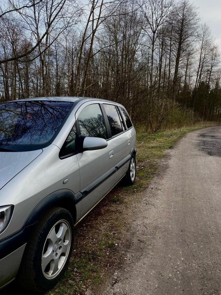 Sprzedam Opel Zafira A 2003 rok