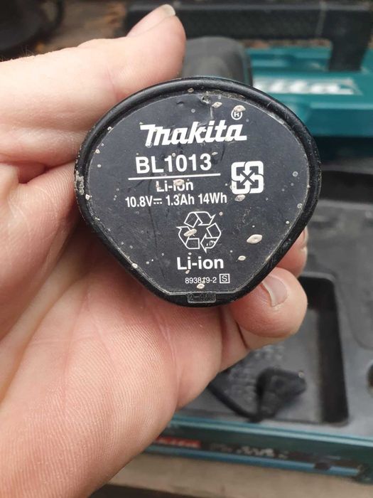 Wkretarka Makita DF330D komplet 10,8V bateria ladowarka walizka