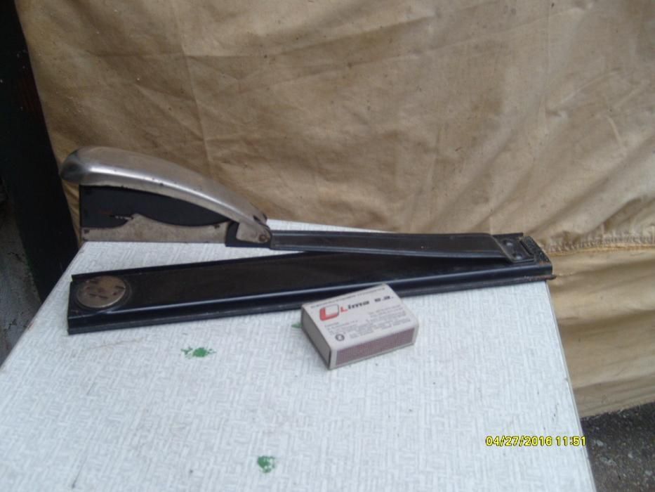 Zszywacz metalowy z lat 80-tych. PRL. Starocie. Antyk