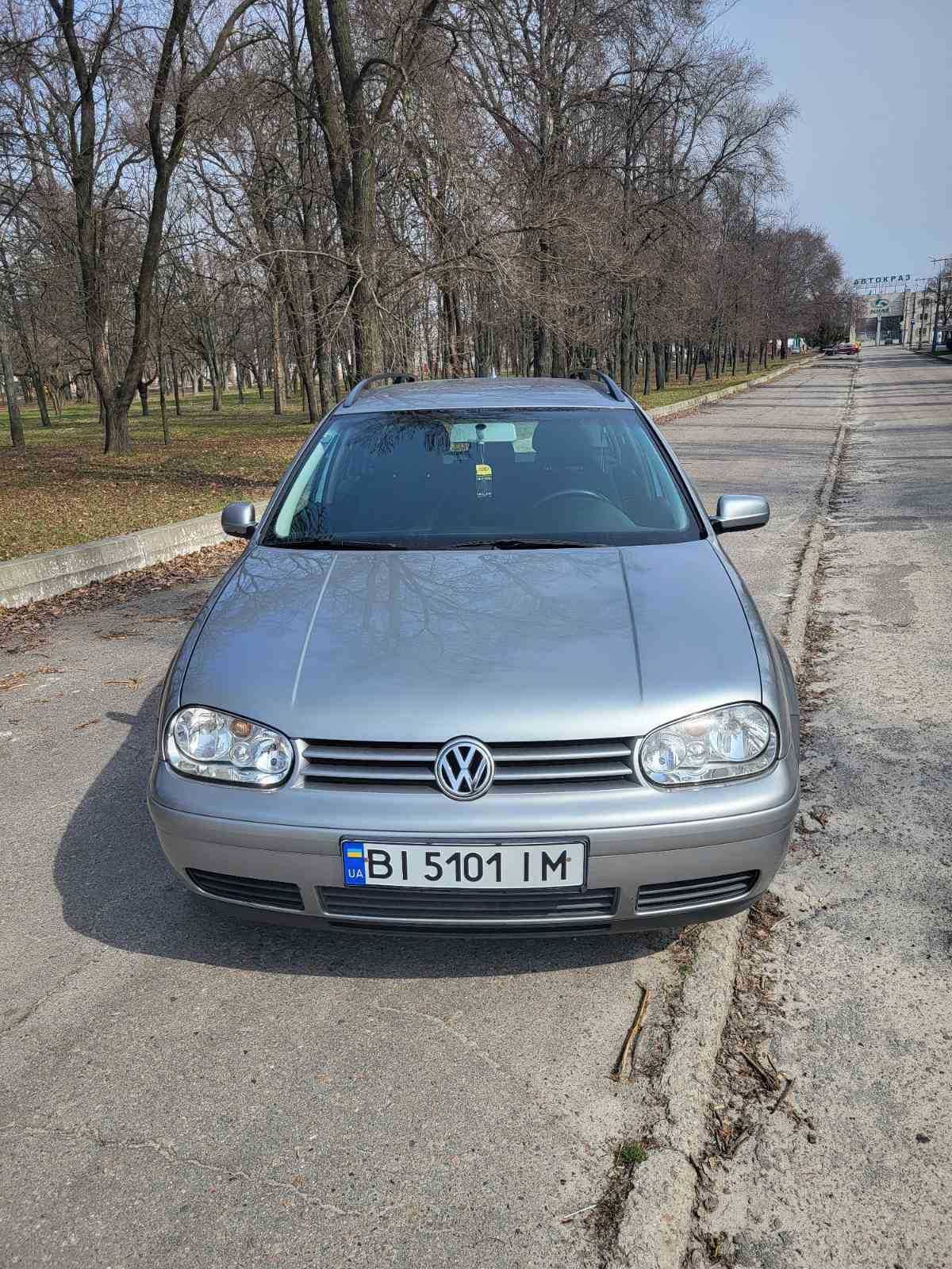 Volkswagen Golf  ( 2005 год)(1,6 MPI )