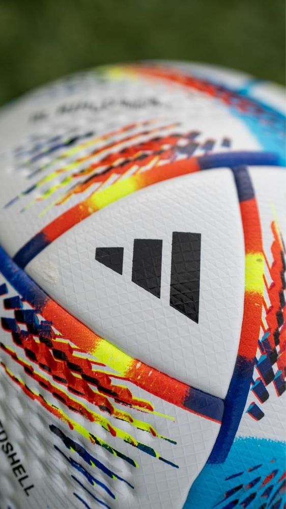 Футбольний мʼяч Adidas Чемпіонату Світу