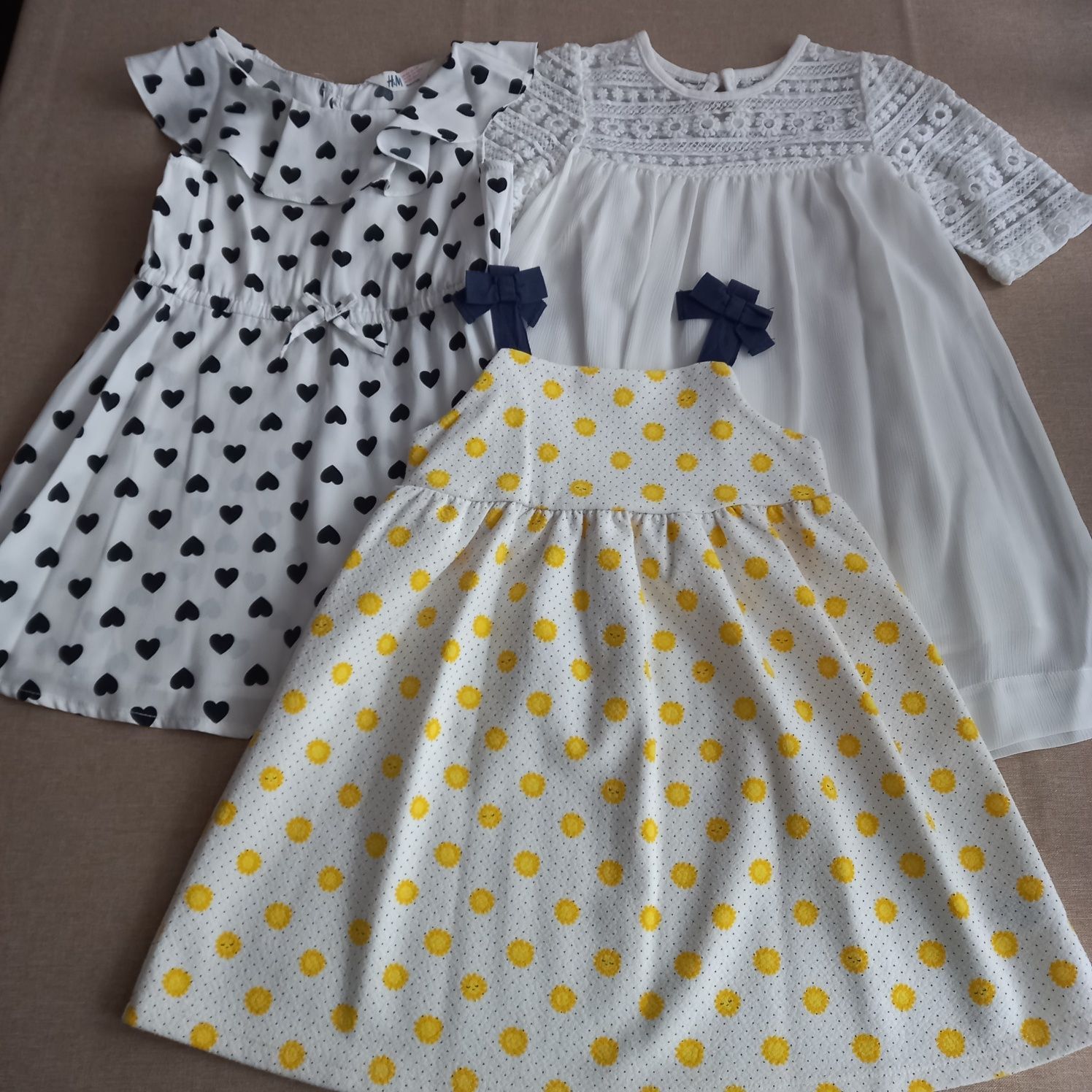 Sukienki letnie dziewczęce, H&M i C&A, rozmiar 104 Zestaw