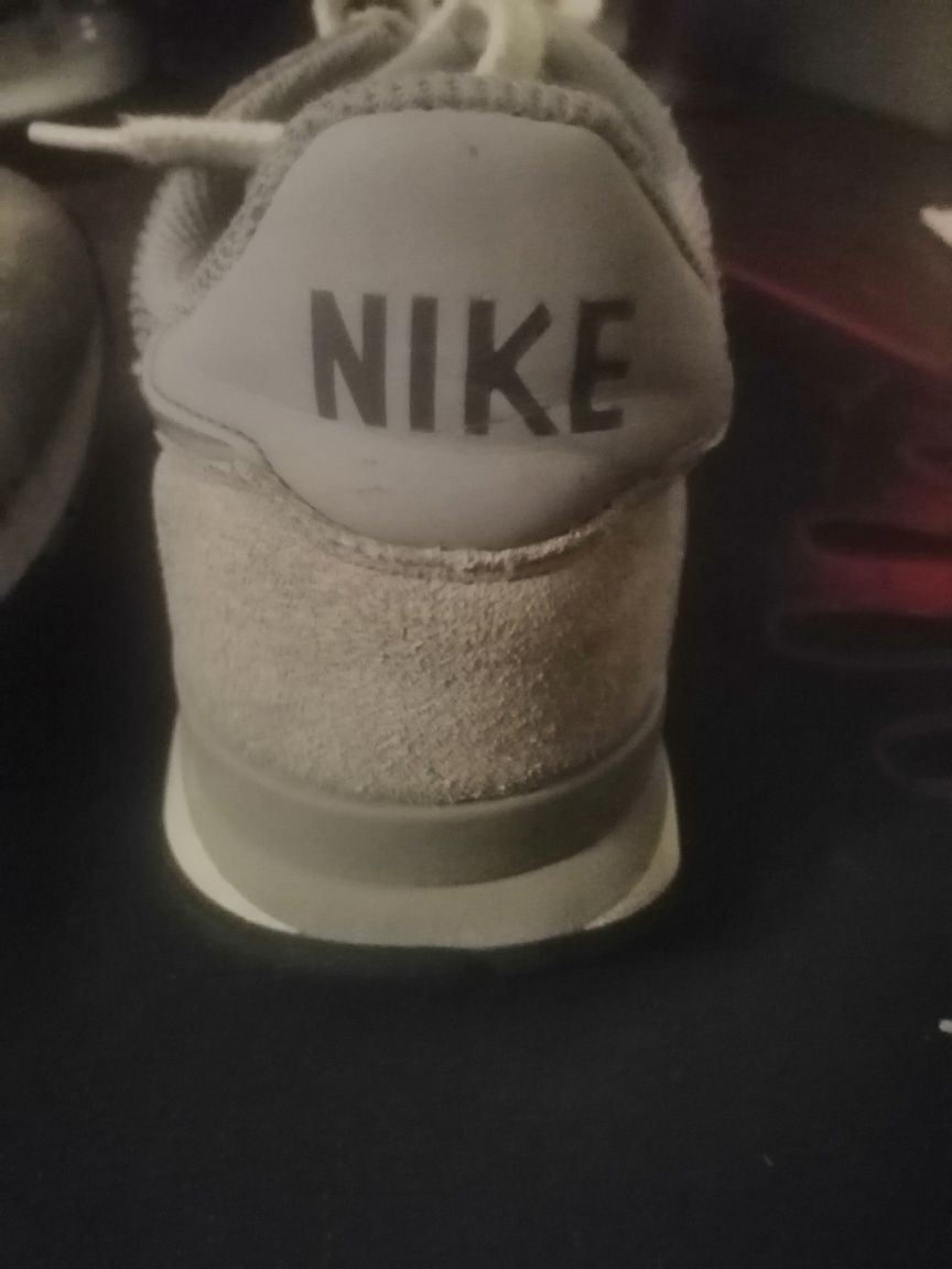 КРОСІВКИ Nike оригінальні