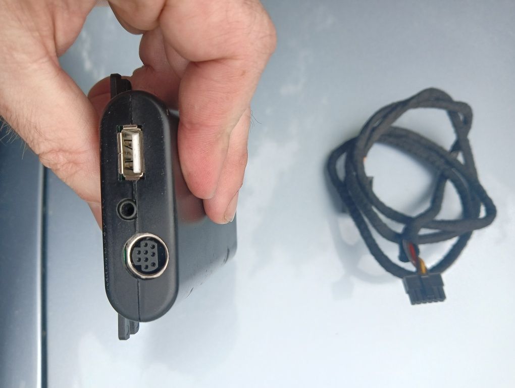 Продам оригинальный USB Box для Peugeot, Citroen