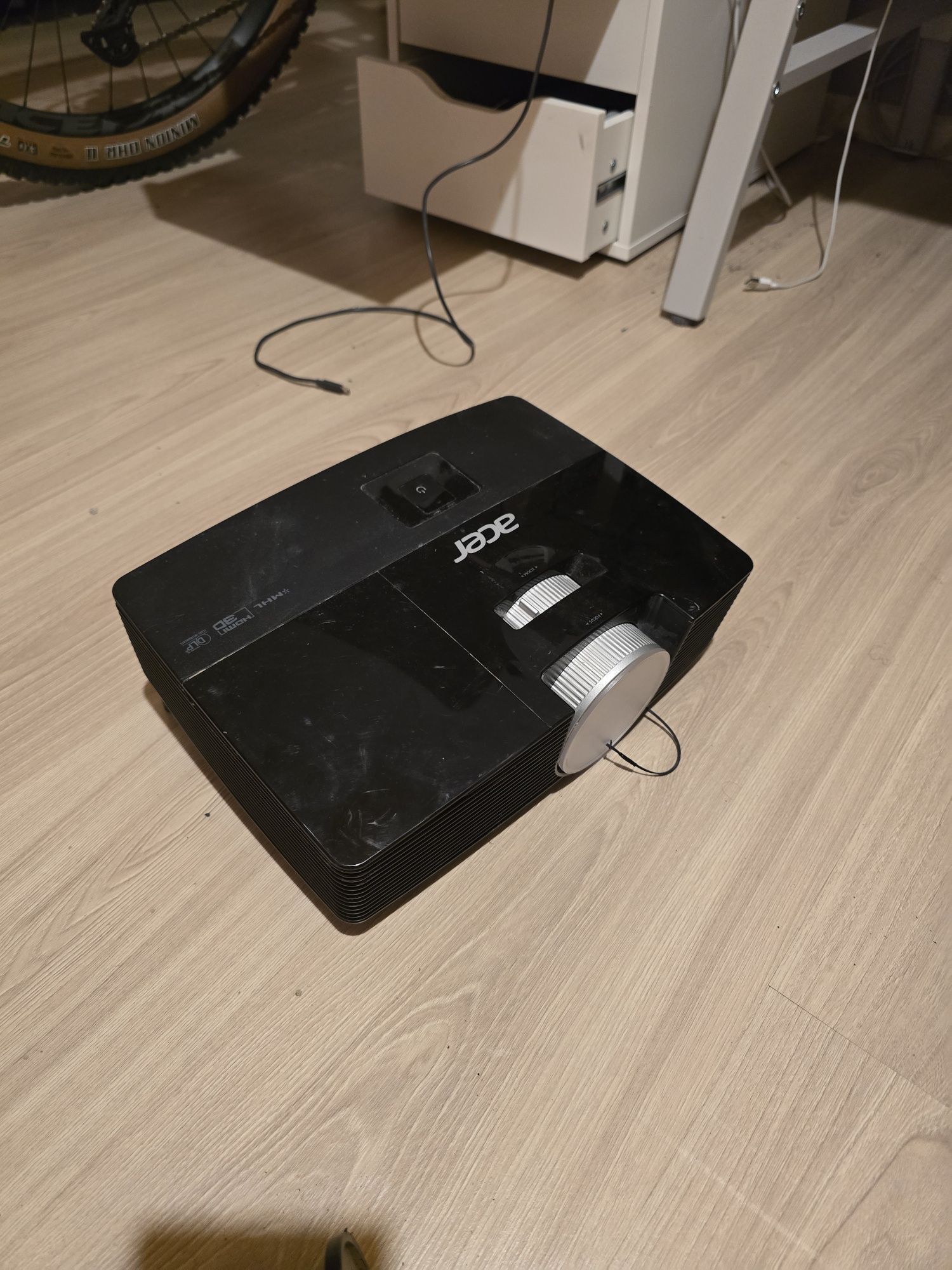 Projektor do kina domowego Acer P1283