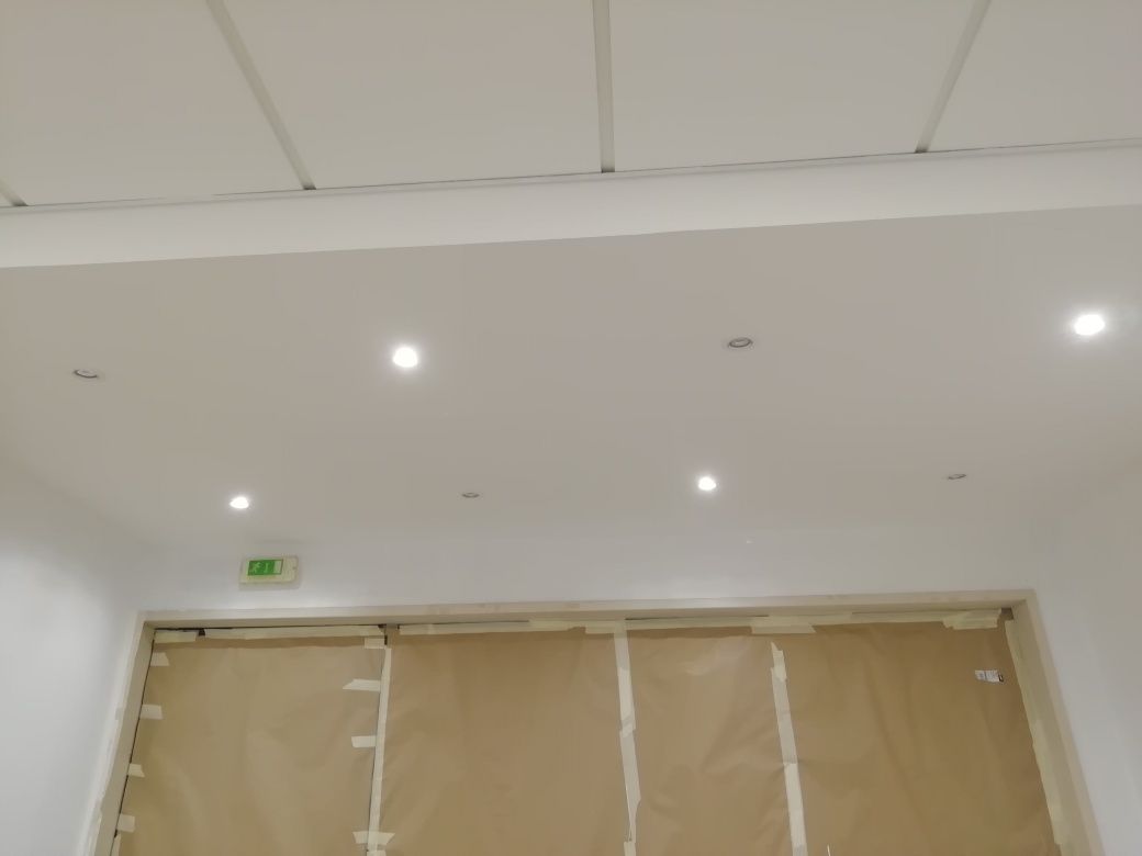 Remodelações, reparações, arranjos, instalações e modificações.