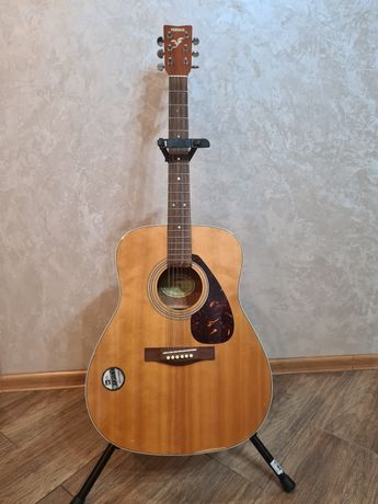 Yamaha F370 Акустична гітара