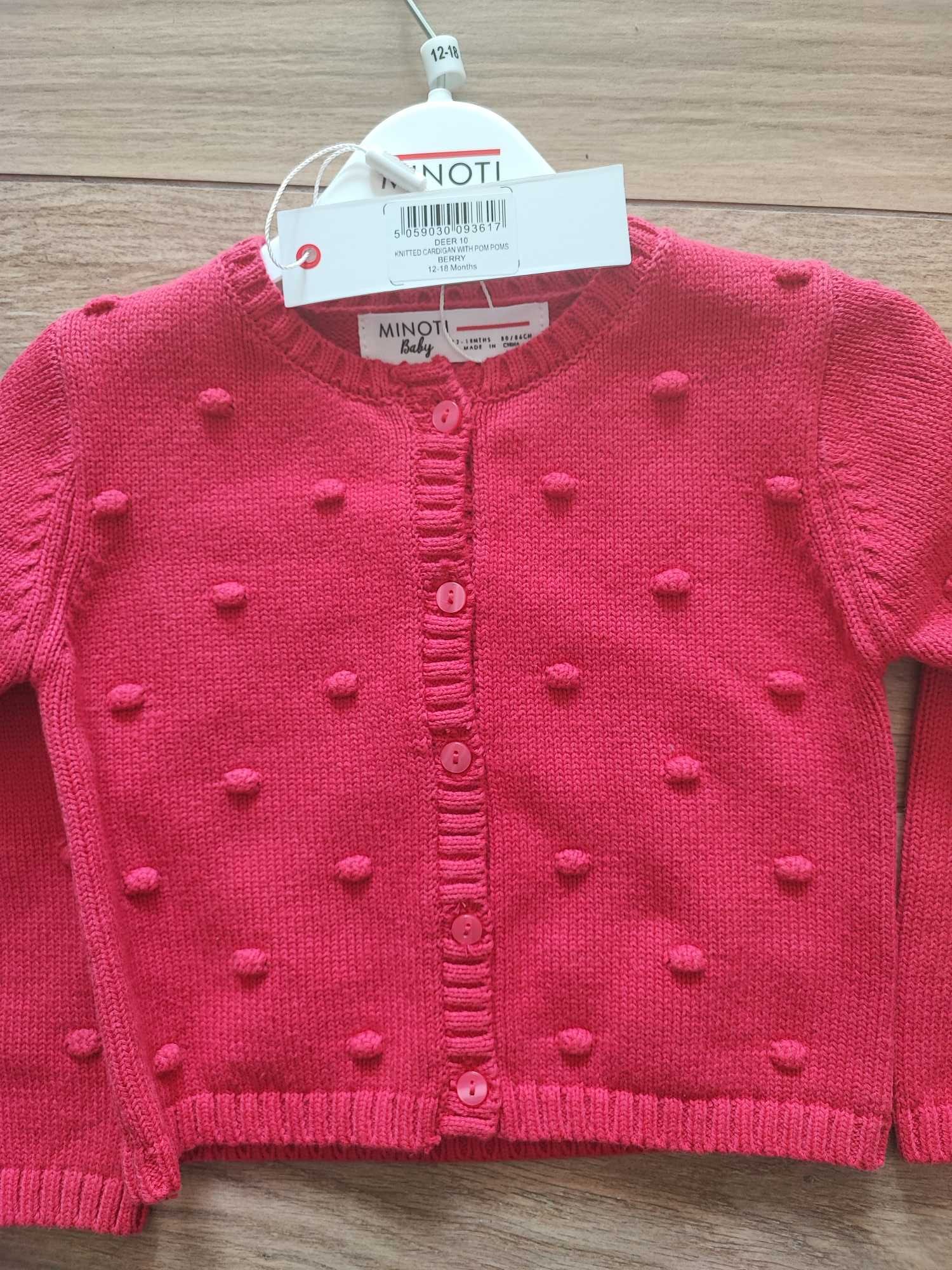 Czerwony sweter minoti