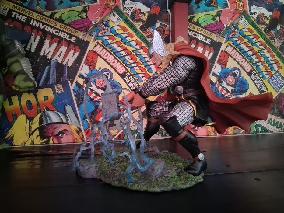 Vendo Figura Thor The Mighty Thor Diorama 25 cm