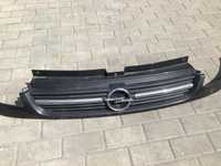 Atrapa grill opel vivaro