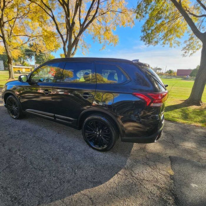 Mitsubishi Outlander SE      2020