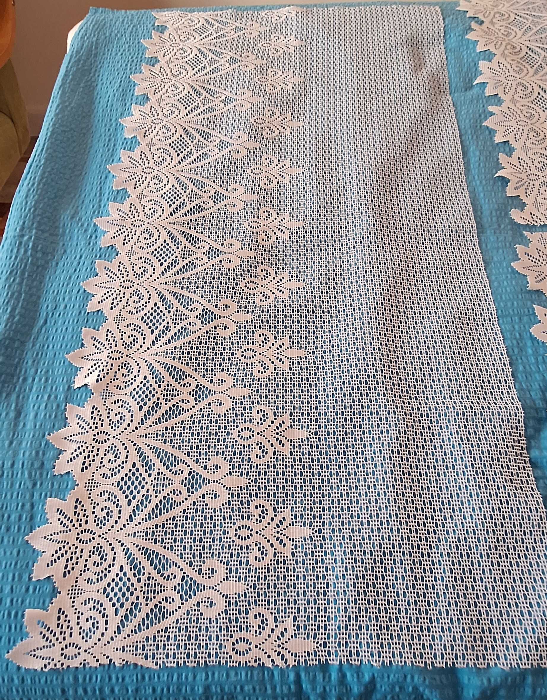 Komplet 4 firanek 2 duze , 2 male