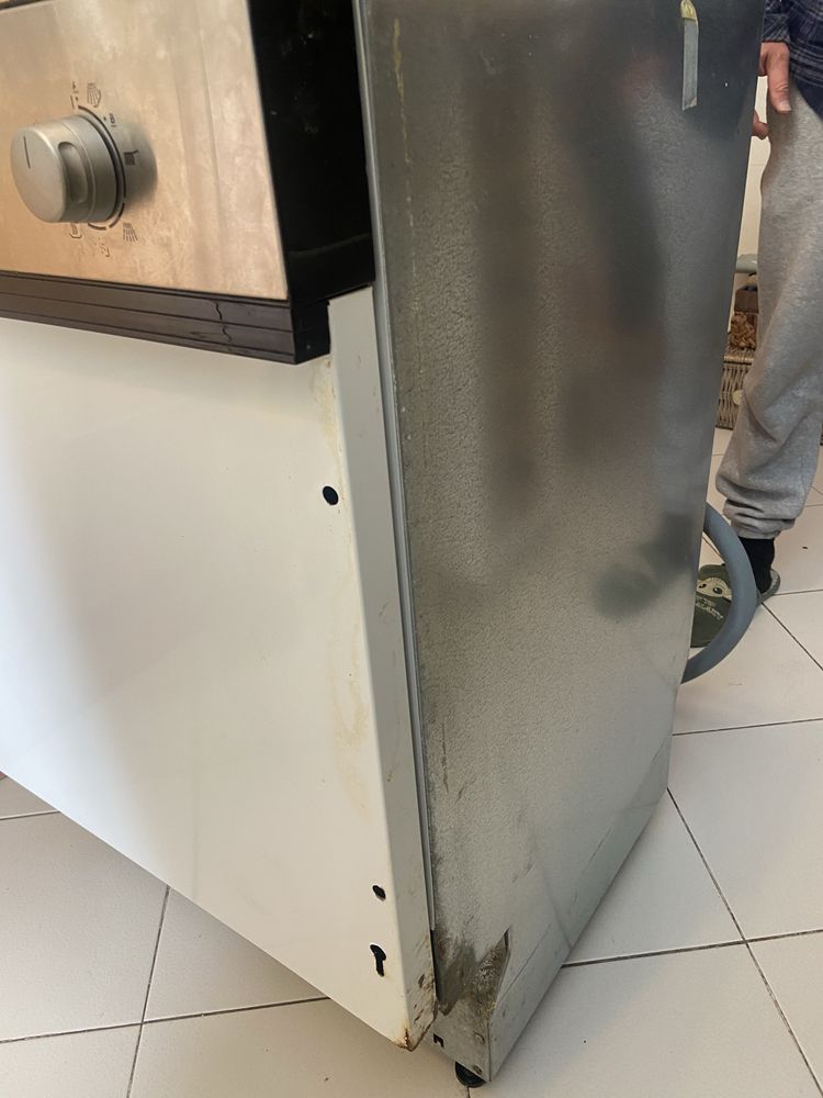 Máquina lavar loiça AEG avariada