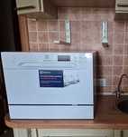 Посудомийна машина Electrolux ESF2400OW