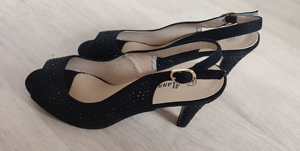 Czarne buciki na obcasie