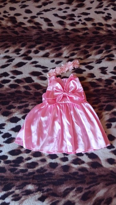 Плаття атласне рожевого кольору