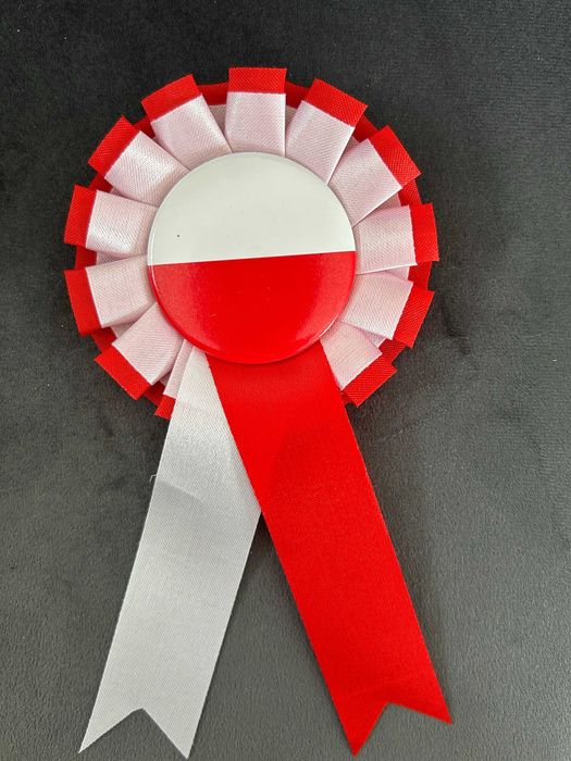 Kotylion biało-czerwony