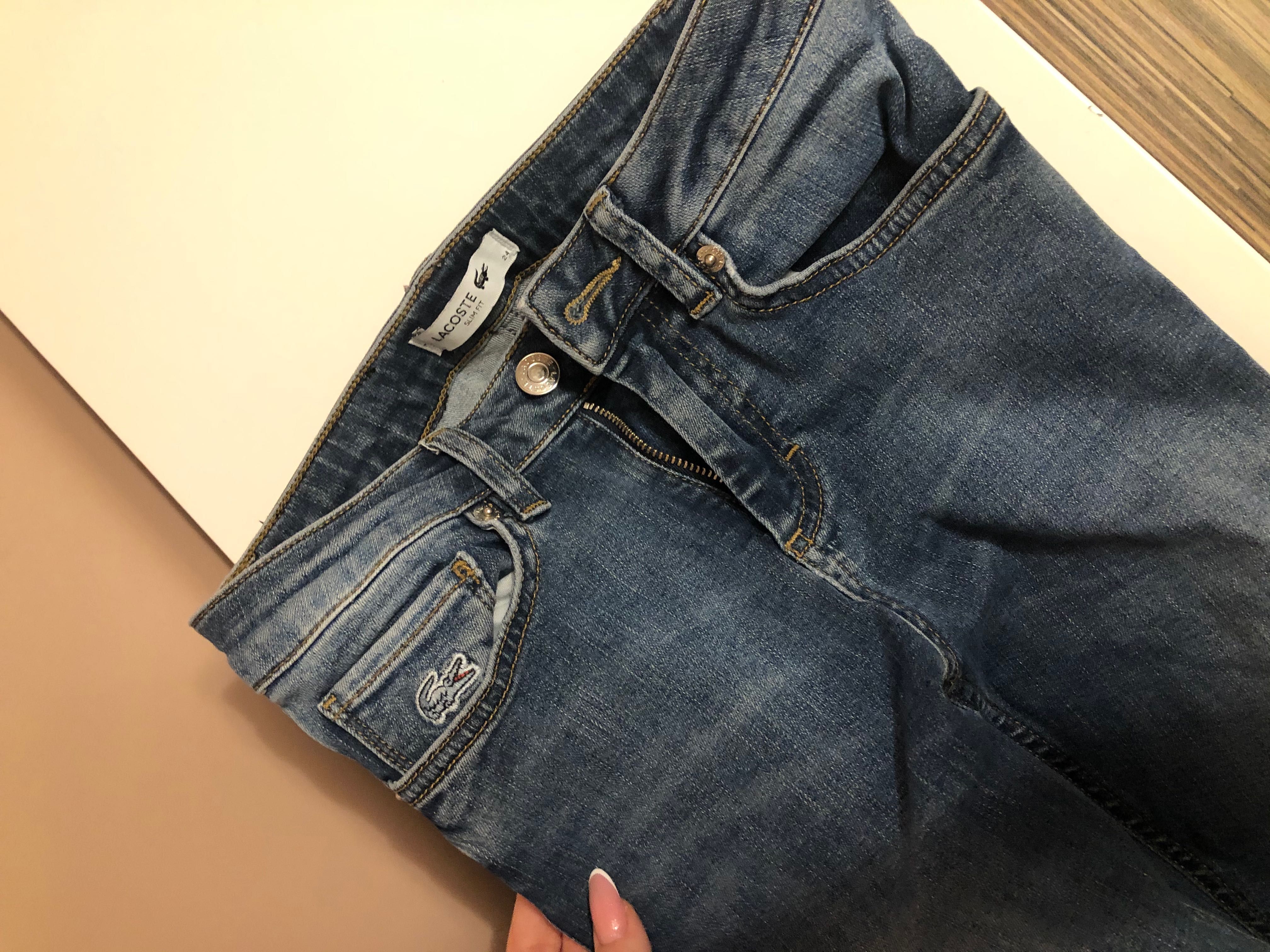 Spodnie jeansowe Lacoste