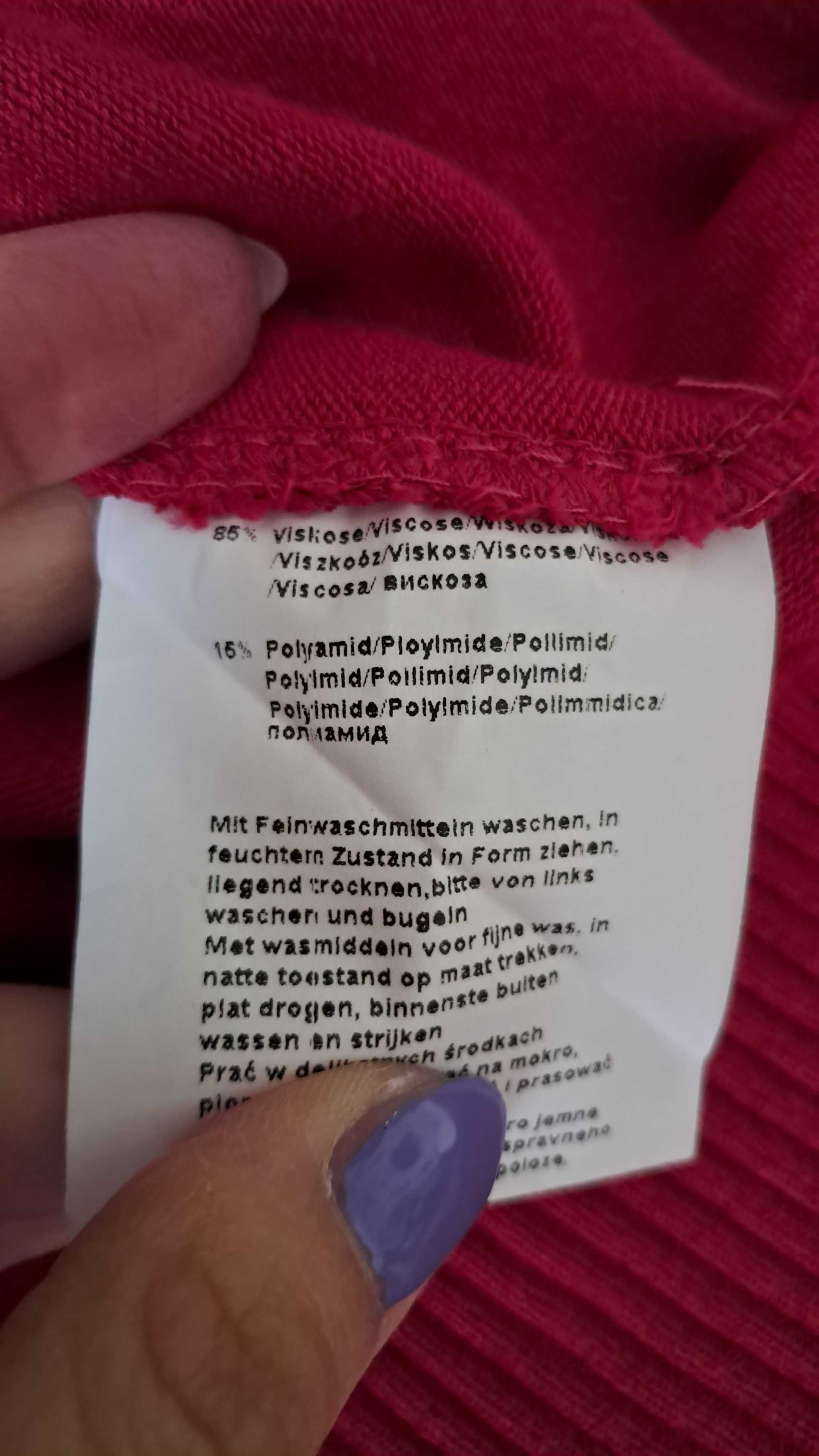 Sukienka dopasowana sweterkowa 38