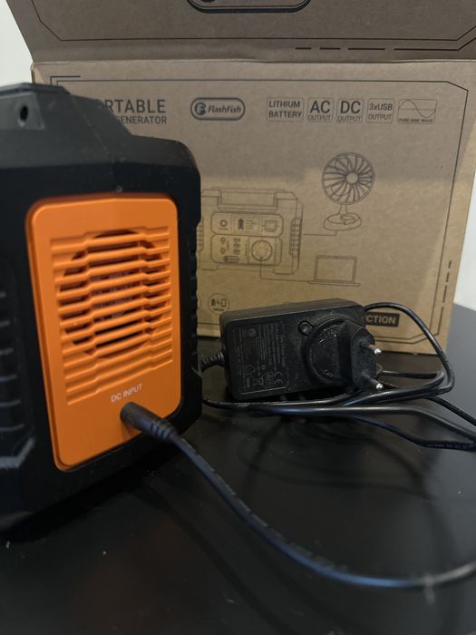 Портативная зарядная станція  FlashFish Е200