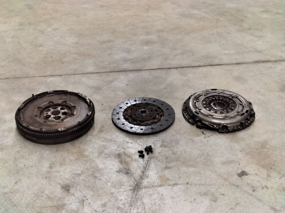 VW Touran 2.0 TDI sprzęgło dwumasa tarcza docisk KOMPLET