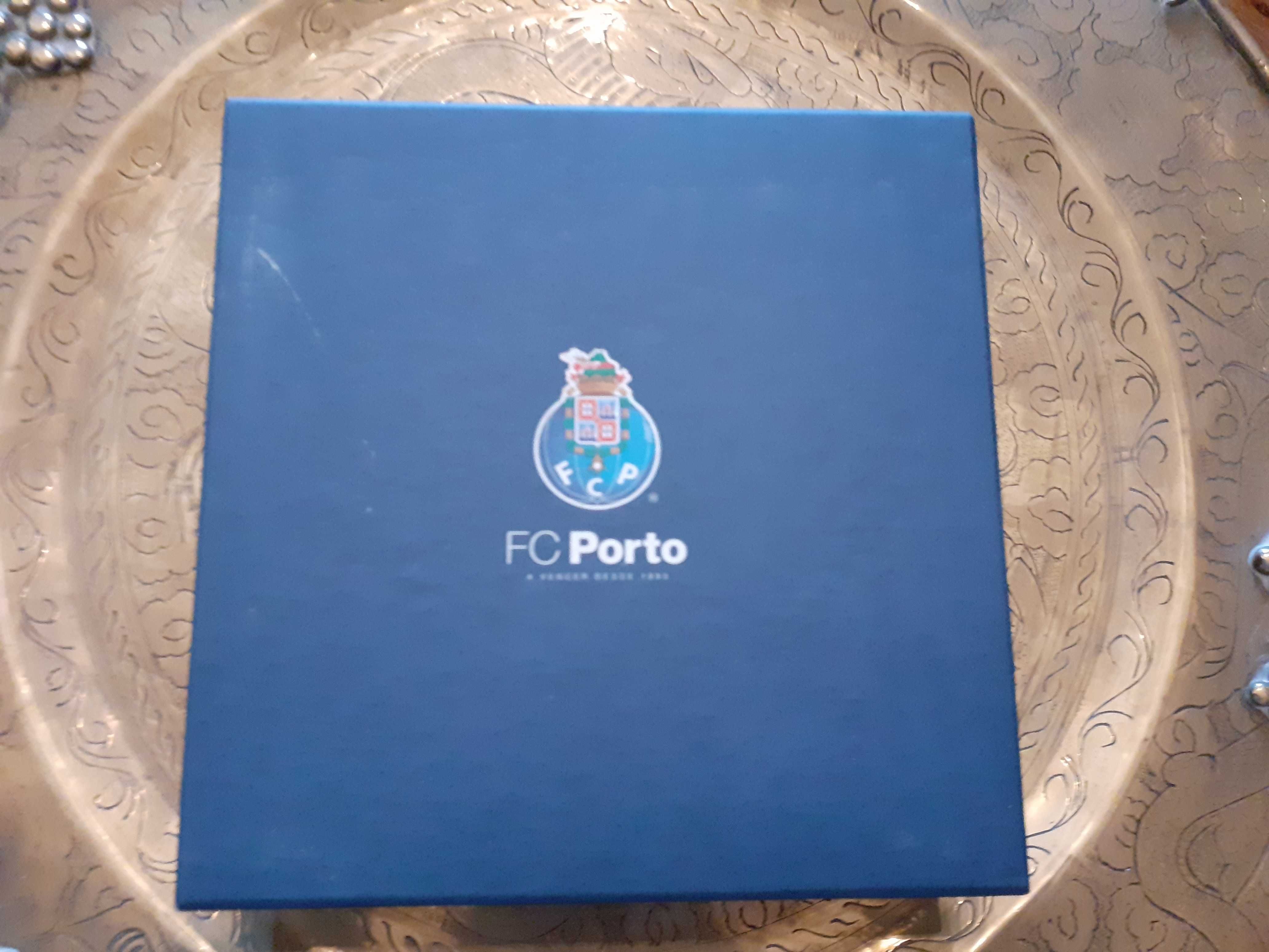 Conjunto de duas Chávenas com Pires -Garra do Dragão - FCP