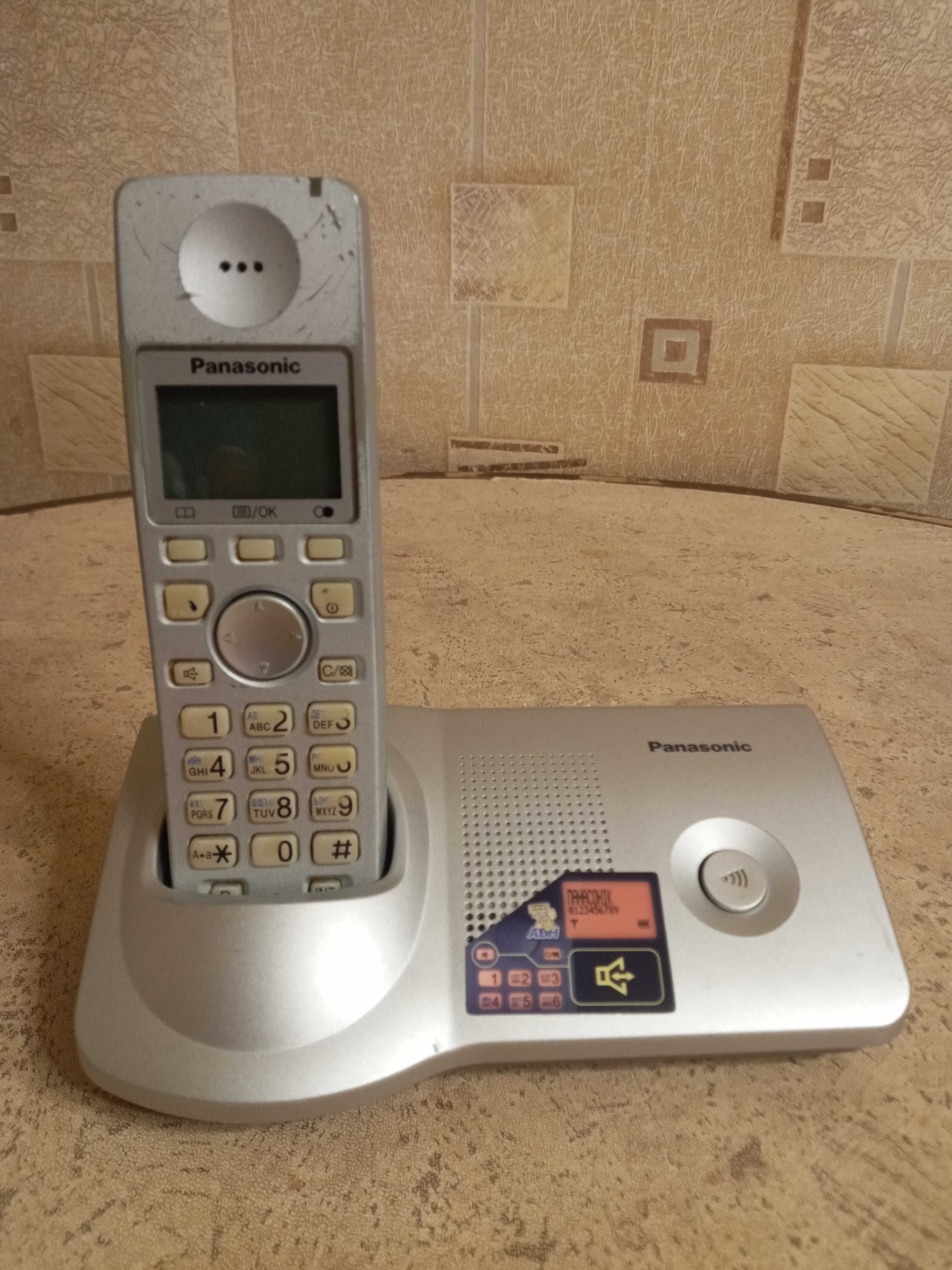 Радиотелефон Panasonic KX-TG7107UAS (экран не показывает)