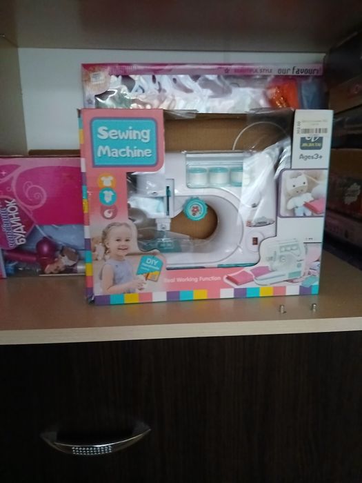 швейна машинка  іграшкова
