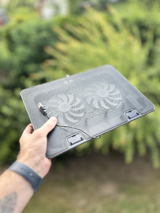 Podkladka chlodzaca do laptopa xquantum podswietlana