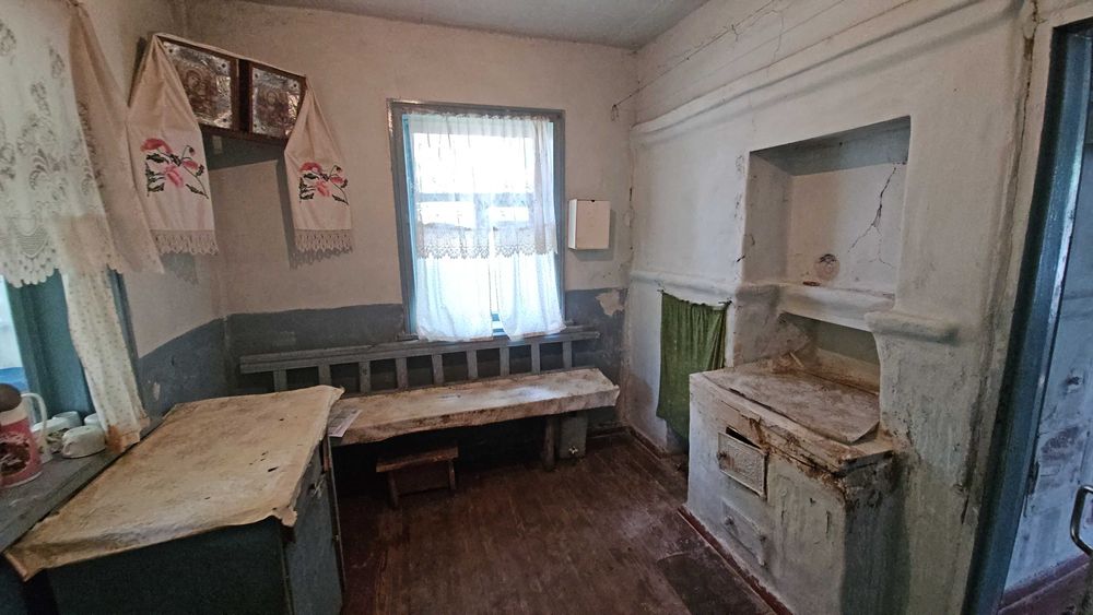 село Черевки, є газ, криниця, світло. Є ВІДЕООГЛЯД