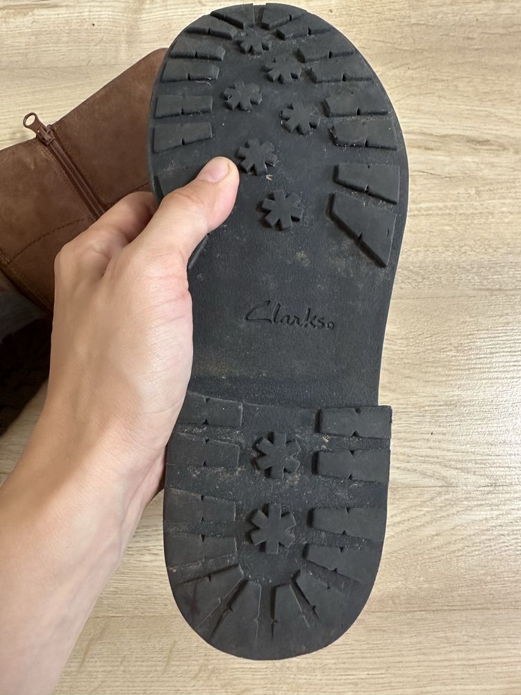 Шикарні чоботи clarks 39 р