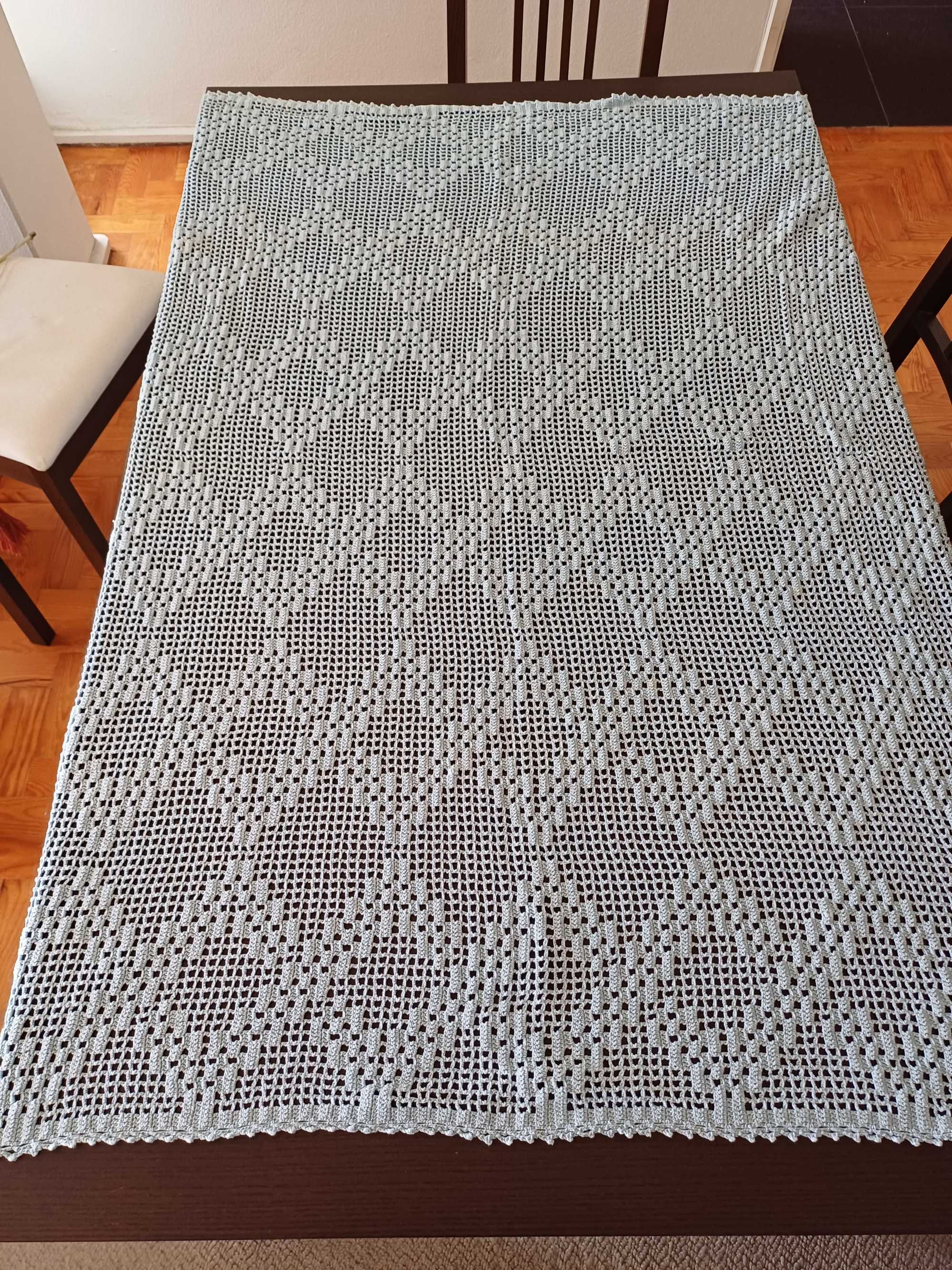 Toalha de mesa em renda artesanal