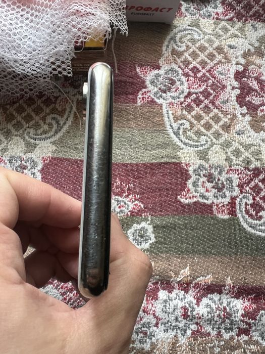 Iphone X 64 батарея 90%