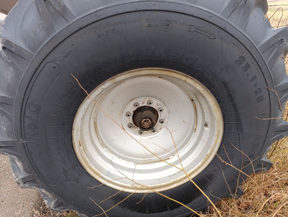Продам шини 23.1 R26 .Та Тракторів МТЗ,ЮМЗ.
