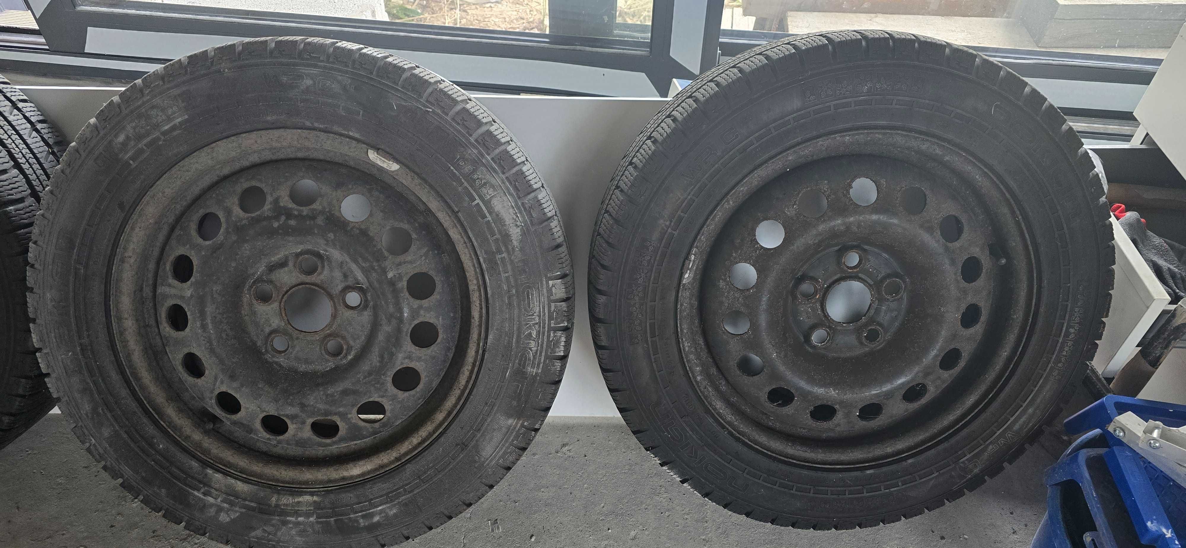 Cztery opony zimowe 195/65 R16 + 4 felgi stalowe