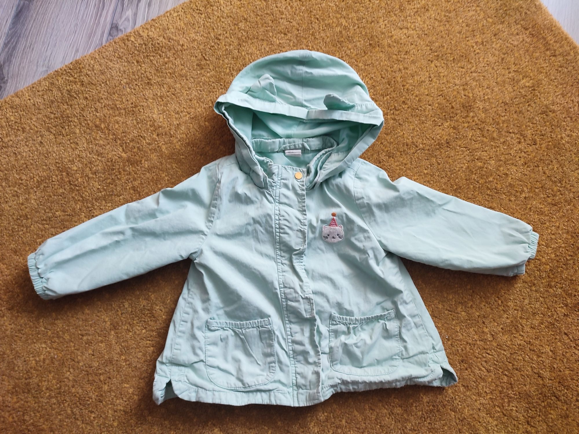 Używana bawełniana kurtka dziecięca z kapturem H&M rozmiar 86