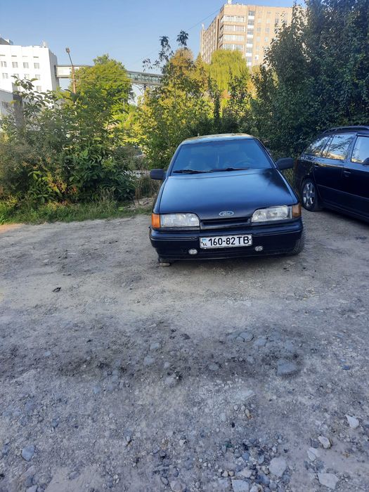 Продаю форд скорпіо