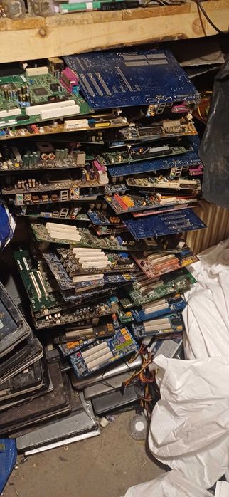 Skup zlomu komputerowego.