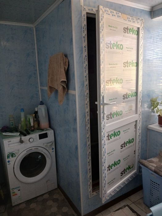 Гарний будинок в затишному місці з озером ,і гарним лісним краєвидом