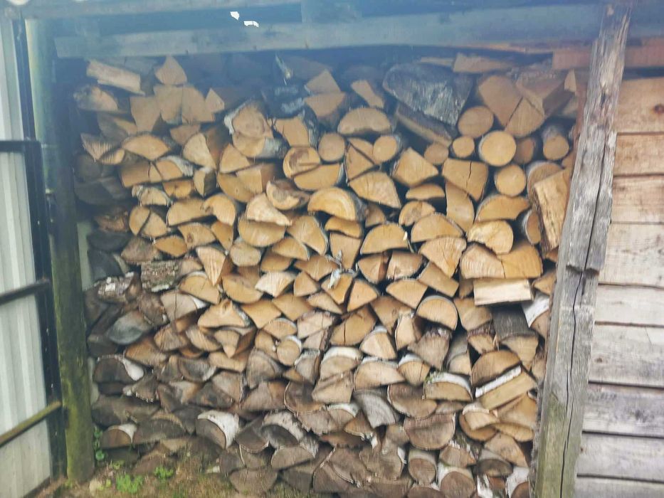Drewno suche rąbane opałowe/kominkowe