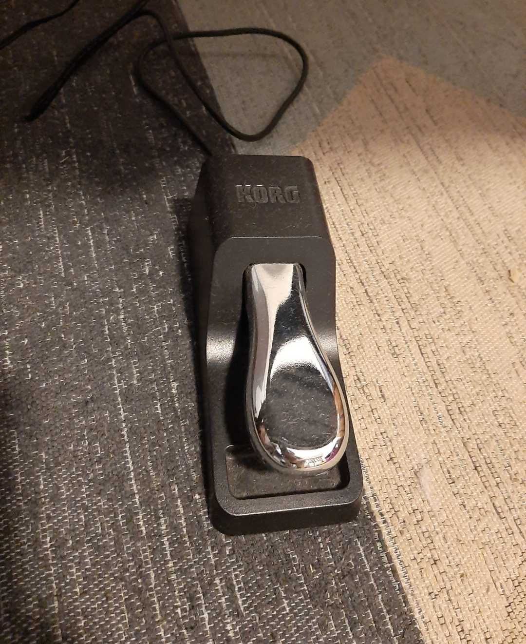 KORG B2 com suporte e pedal de sustain!