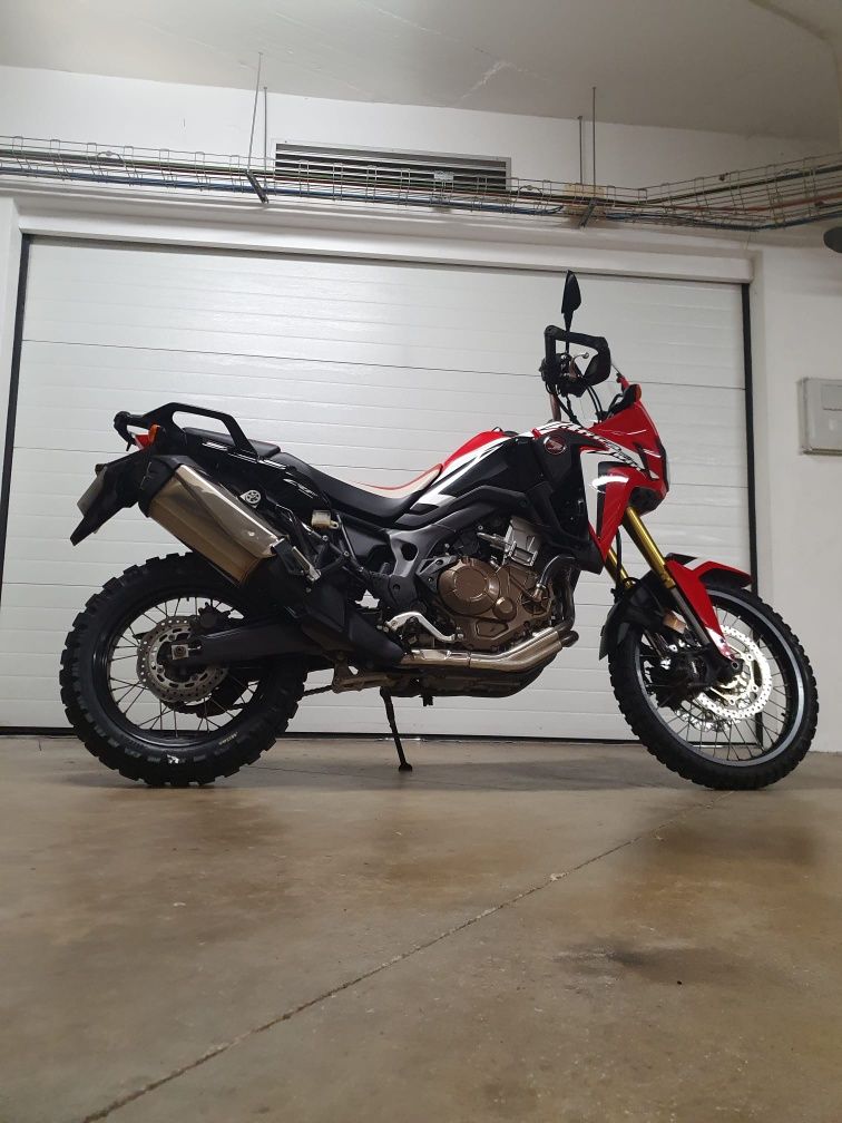 Africa twin 1000 ( mota reservada )