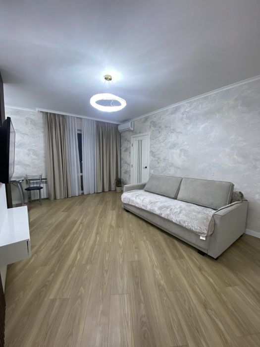 Продаю 2 комнатную квартиры м. Научная, пр. Науки, 23