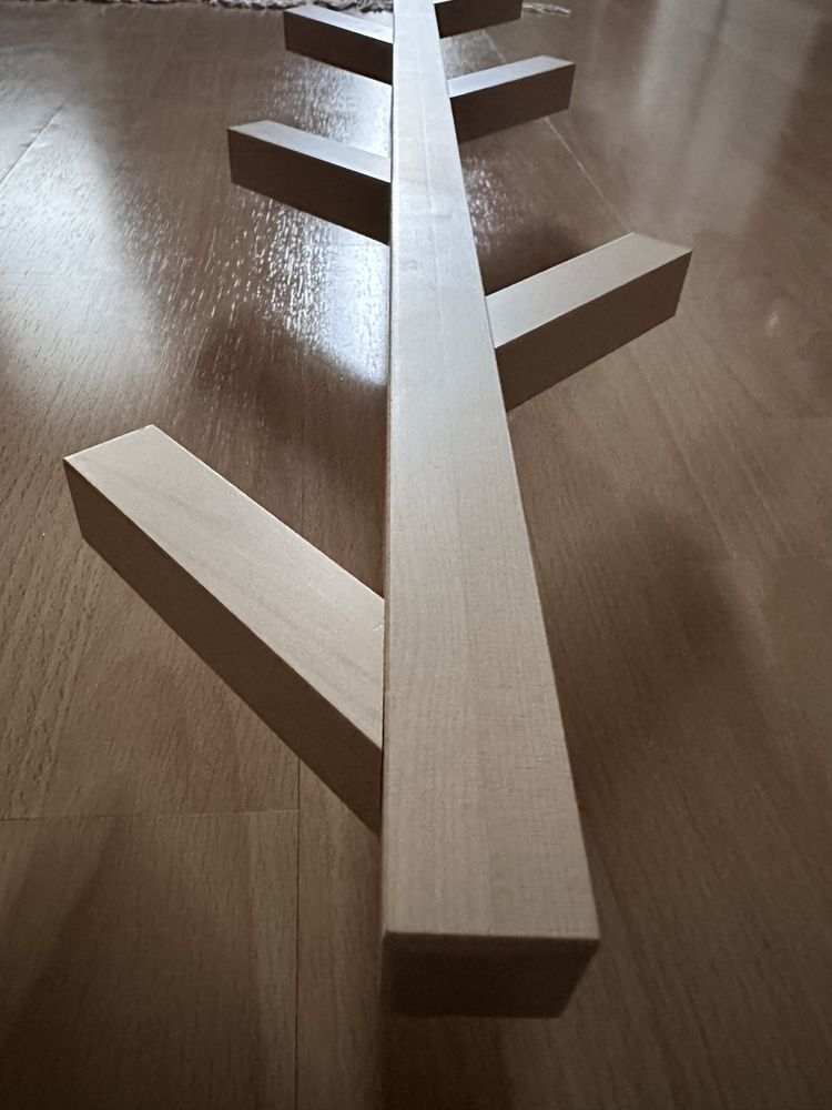 Tjusig Ikea wieszak drewniany jasny brąz