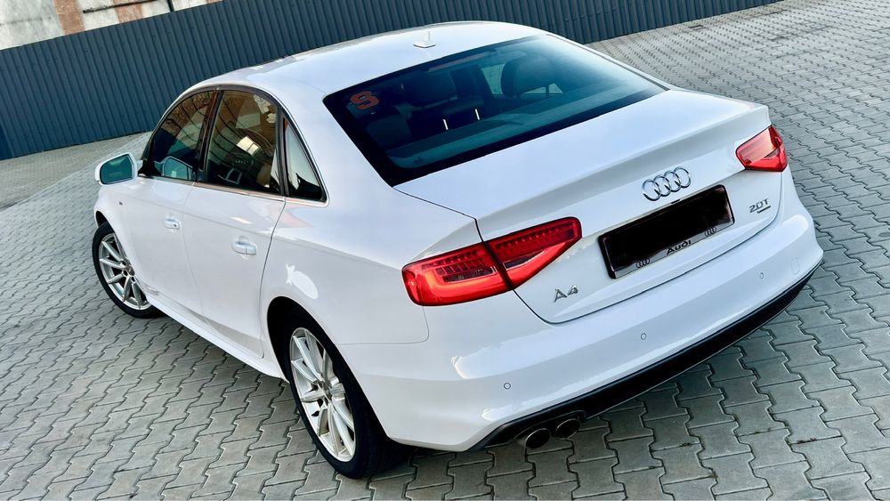 Audi A4 Quattro Premium Plus S-Line