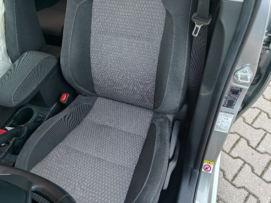 Toyota Auris 2017 benzyna.automat.wersja premium plus