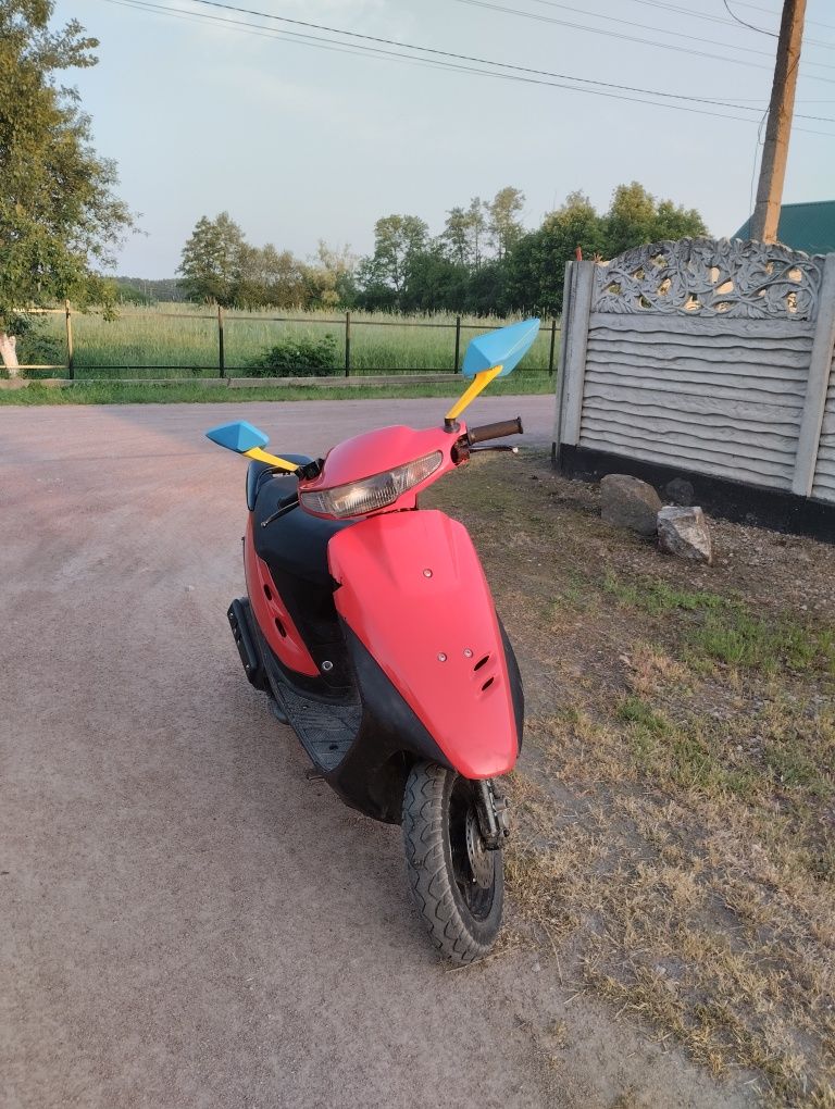 Продаєця скутер Хонда. Діо 28