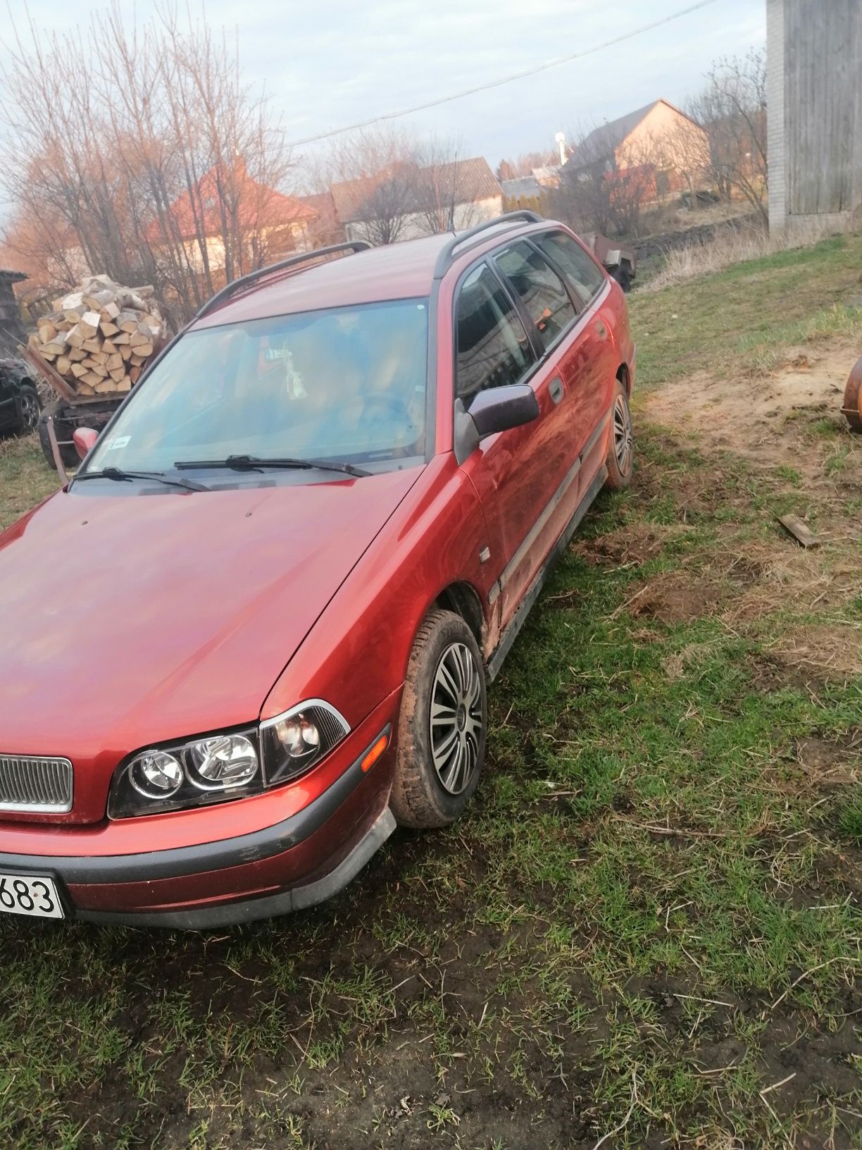 Volvo v40 1.9 Części mechaniczne i blacharskie.