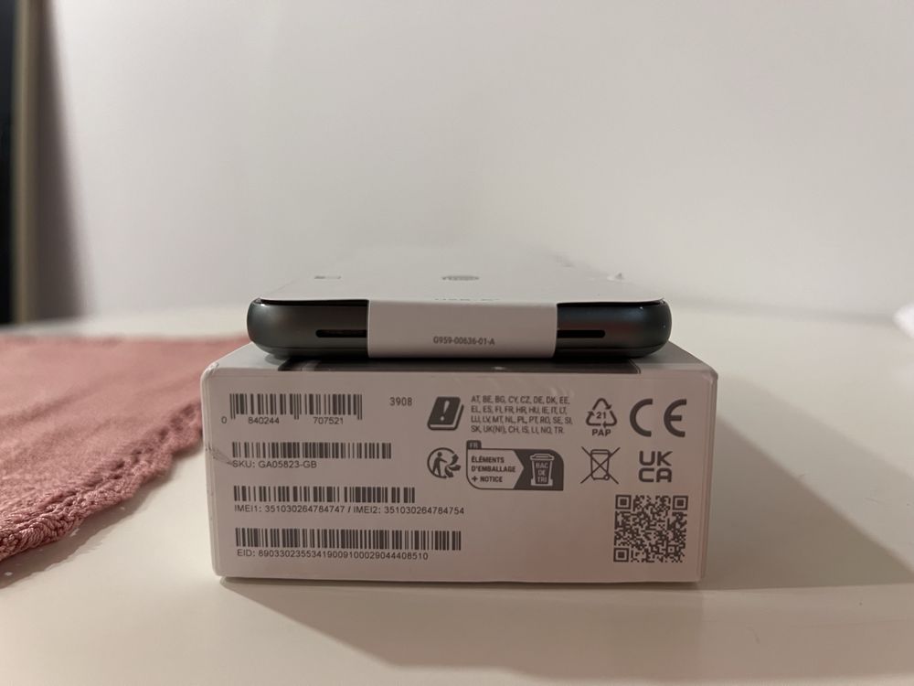 Smartfon GOOGLE Pixel 8 5G 8/128GB 6.2" 120Hz Zielono-szary