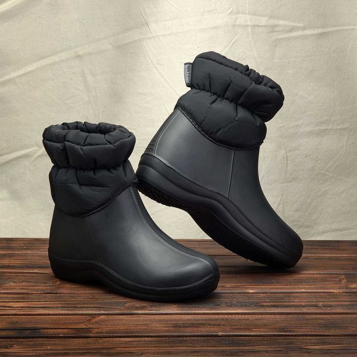 Гумові напів чоботи дутики жіночі черные резиновые сапоги женские